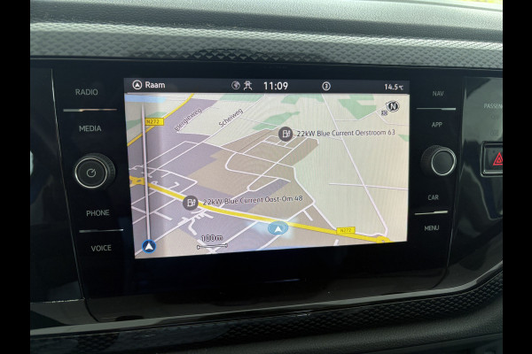 Volkswagen Polo 1.0 TSI Life Achteruitrijcamera - Airco - Apple carplay - Navigatie - Cruise control - Bluetooth - Licht metalen velgen 15 inch - Led verlichting - Elektrische ramen - Radio - Start/stop systeem - Stuur l