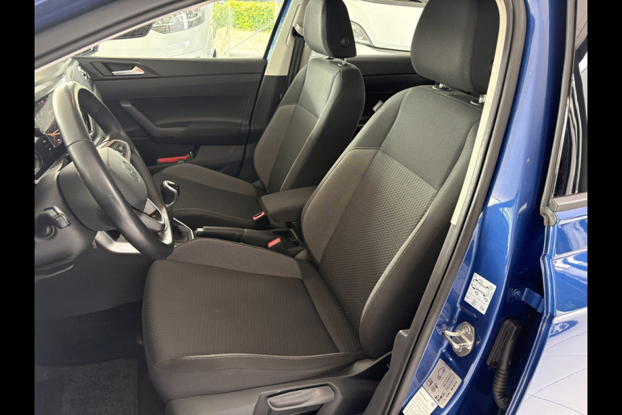 Volkswagen Polo 1.0 TSI Life Achteruitrijcamera - Airco - Apple carplay - Navigatie - Cruise control - Bluetooth - Licht metalen velgen 15 inch - Led verlichting - Elektrische ramen - Radio - Start/stop systeem - Stuur l