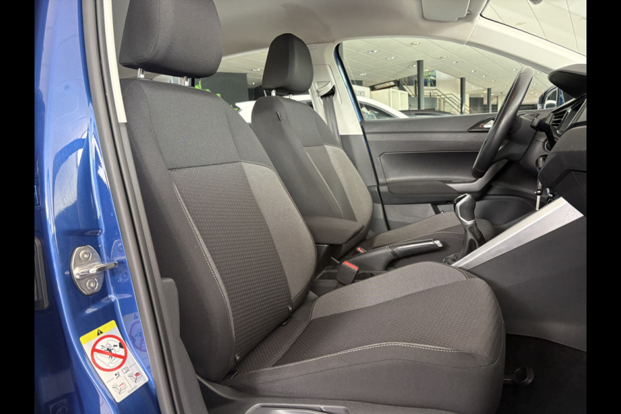 Volkswagen Polo 1.0 TSI Life Achteruitrijcamera - Airco - Apple carplay - Navigatie - Cruise control - Bluetooth - Licht metalen velgen 15 inch - Led verlichting - Elektrische ramen - Radio - Start/stop systeem - Stuur l