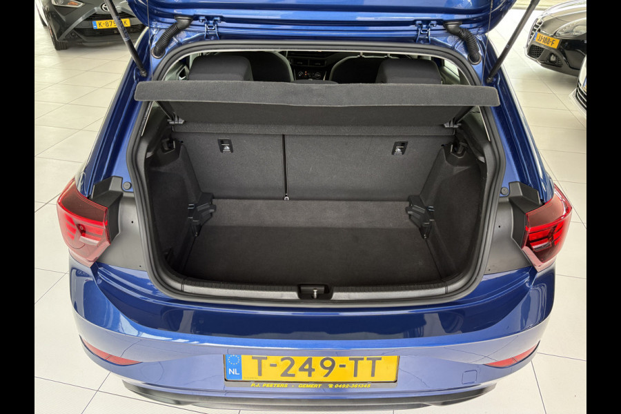 Volkswagen Polo 1.0 TSI Life Achteruitrijcamera - Airco - Apple carplay - Navigatie - Cruise control - Bluetooth - Licht metalen velgen 15 inch - Led verlichting - Elektrische ramen - Radio - Start/stop systeem - Stuur l