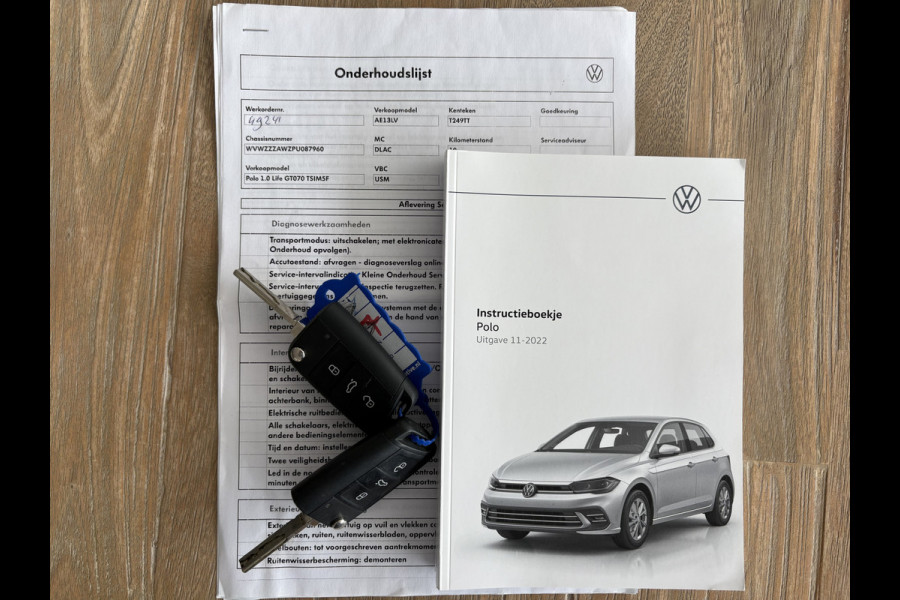 Volkswagen Polo 1.0 TSI Life Achteruitrijcamera - Airco - Apple carplay - Navigatie - Cruise control - Bluetooth - Licht metalen velgen 15 inch - Led verlichting - Elektrische ramen - Radio - Start/stop systeem - Stuur l