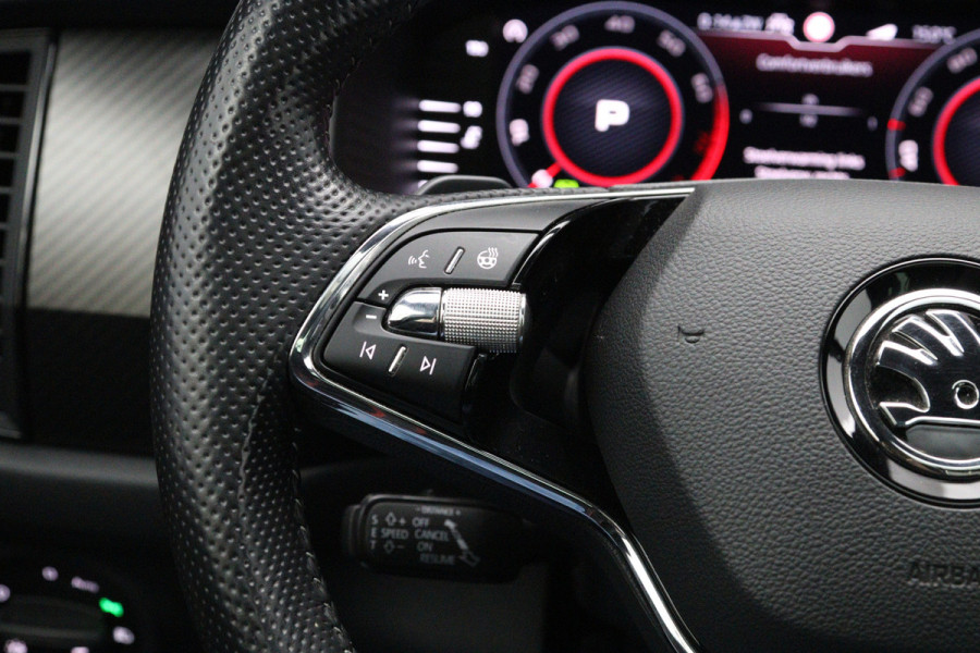 Škoda Kodiaq 1.5 TSI 150 PK Automaat Sportline Business, Panoramadak, Trekhaak, Canton Sound