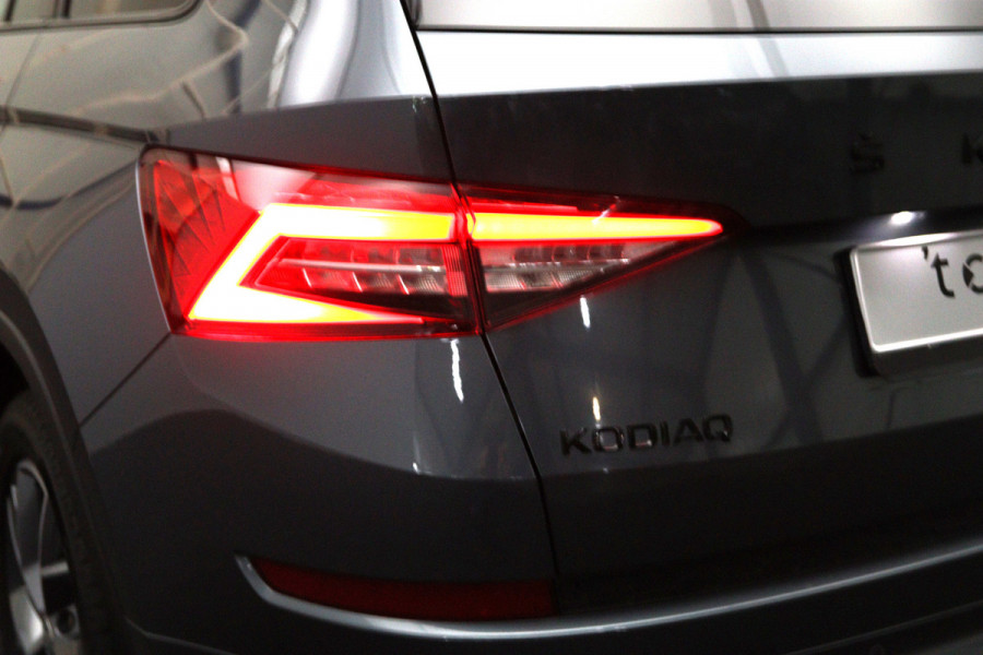 Škoda Kodiaq 1.5 TSI 150 PK Automaat Sportline Business, Panoramadak, Trekhaak, Canton Sound