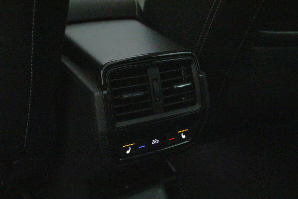 Škoda Kodiaq 1.5 TSI 150 PK Automaat Sportline Business, Panoramadak, Trekhaak, Canton Sound