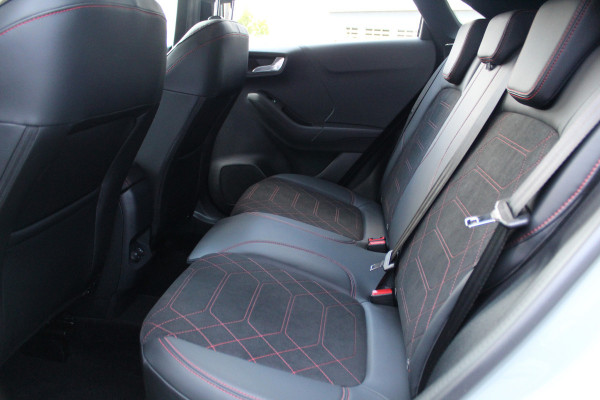 Ford Puma 1.0-125pk EcoBoost Mild-Hybrid ST-Line X AUTOMAAT ! Fabr. garantie t/m 22-04-2029 ! Slechts 6.800km ! Aut. airco, lane- en side assist, camera 360gr., stoel-, stuur- en voorraamverwarming, navigatie, telefoonvoorb., adaptieve cruise control etc.
