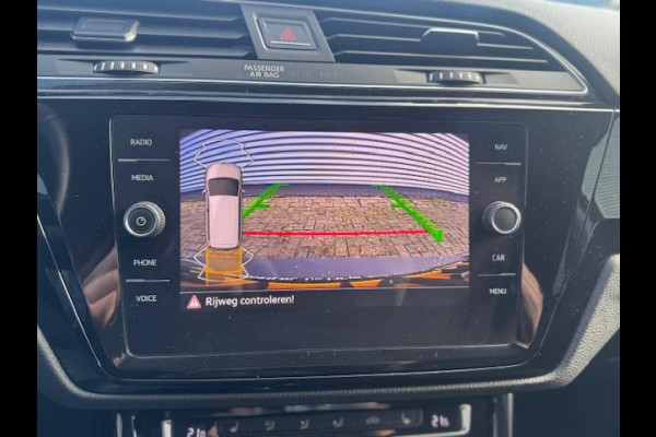 Volkswagen Touran 1.5 TSI R-Line Exclusive 7p,afn.Trekhaak,Navigatie,parkeersensoren/Camera,stoelverwarming,