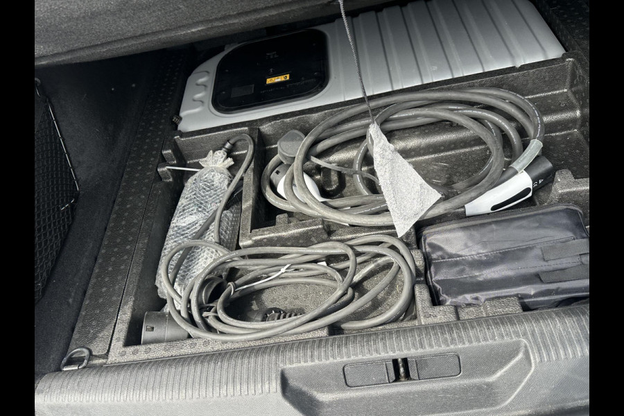 Peugeot 308 SW 1.6 Plug-in Hybrid 225 GT BOMVOL | MASSAGE STOELEN + STOELVERWARMING | MEM. SEATS | ADAP. CRUISE | APPLECARPLAY | ELEKT. STOELEN | ACHTERUITRIJCAMERA | RIJKLAAR | 12 MND BOVAG GARANTIE |