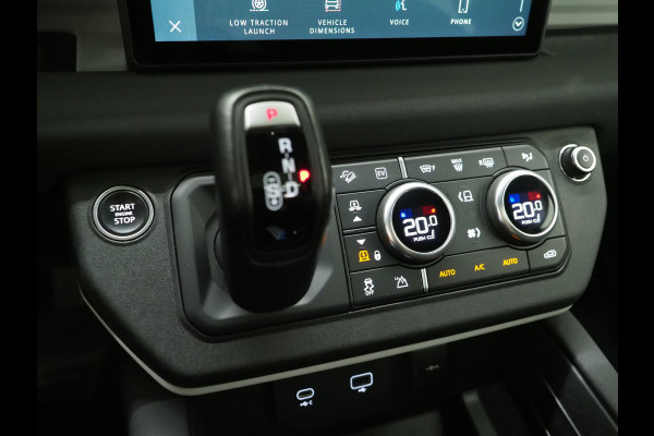 Land Rover Defender 110 2.0 P400e | NL Auto | Panoramadak | Trekhaak | 360 | Keyless | Adaptive Cruise | Leder | Carplay