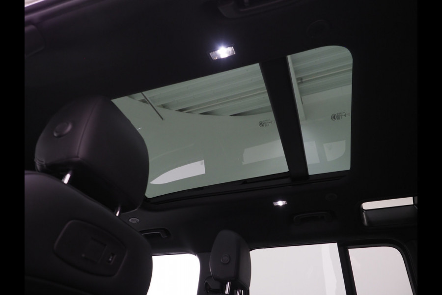 Land Rover Defender 110 2.0 P400e | NL Auto | Panoramadak | Trekhaak | 360 | Keyless | Adaptive Cruise | Leder | Carplay