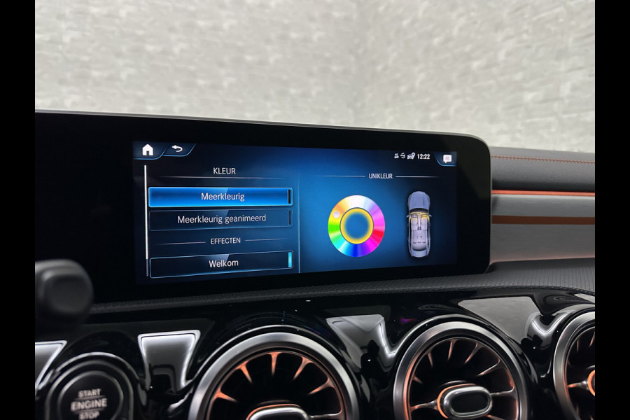 Mercedes-Benz CLA-Klasse 180 Edition 1 AMG-Line | Panorama | Sfeerverlichting | Widescreen | Memory | Multi-Beam LED | Keyless-Go | 19 Inch | Stoelverwarming | Night-Pakket | Camera | Origineel NL | Nieuwe Banden & Onderhoudsbeurt |