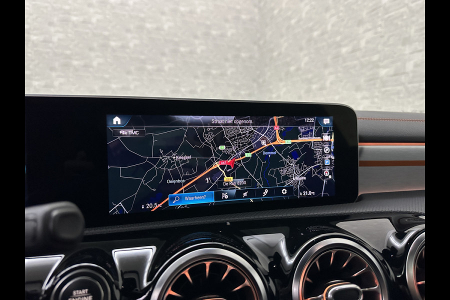 Mercedes-Benz CLA-Klasse 180 Edition 1 AMG-Line | Panorama | Sfeerverlichting | Widescreen | Memory | Multi-Beam LED | Keyless-Go | 19 Inch | Stoelverwarming | Night-Pakket | Camera | Origineel NL | Nieuwe Banden & Onderhoudsbeurt |