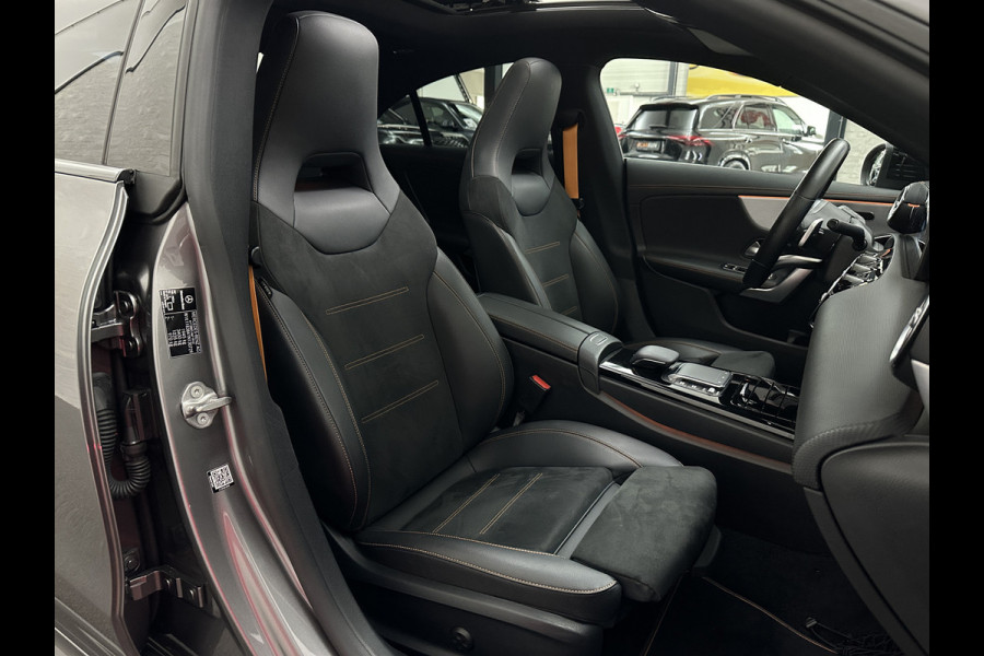 Mercedes-Benz CLA-Klasse 180 Edition 1 AMG-Line | Panorama | Sfeerverlichting | Widescreen | Memory | Multi-Beam LED | Keyless-Go | 19 Inch | Stoelverwarming | Night-Pakket | Camera | Origineel NL | Nieuwe Banden & Onderhoudsbeurt |