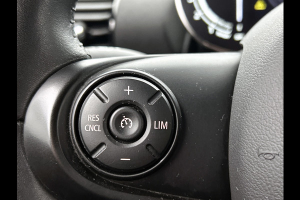 MINI Clubman 1.5 Cooper Business Edition (NAVIGATIE, CLIMA, PARKEERSENSOREN , 1e EIGENAAR, GOED ONDERHOUDEN)