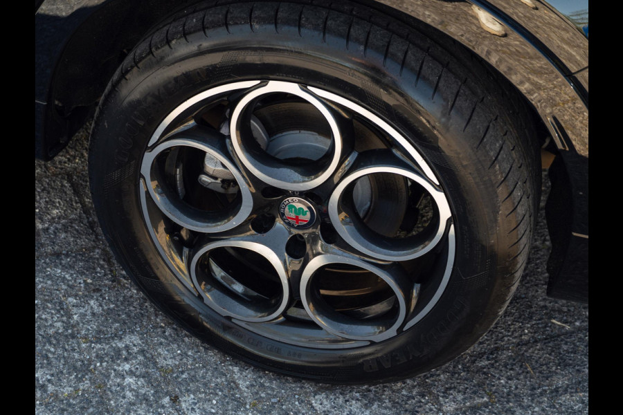 Alfa Romeo Tonale 1.3T PHEV Ti LED Matrix|CarPlay|Camera|Adap cruise