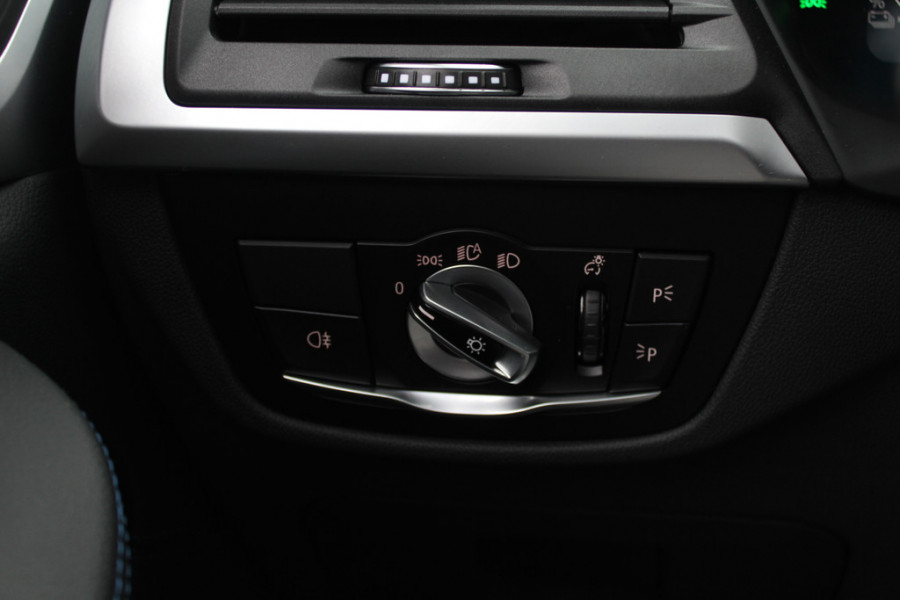 BMW iX3 High Executive 80 kWh / SoH 92,3% / Trekhaak / Panoramadak / 360Camera / Head-up / 20'' / Leder / Harman Kardon / Sfeerverlichting / Dodehoek / DAB / Stuur+Stoelverwarming / ACC