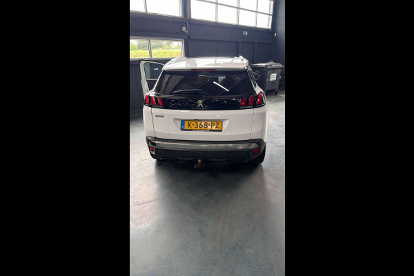 Peugeot 3008 BWJ 2021 | 1.2T 131PK Premium Av. AUTOMAAT | TREKHAAK | PANO SCHUIFDAK | 19'' LMV | CARPLAY | NAVI | CLIMA | AGR | LEDER/STOF | PDC | STOELVERW |