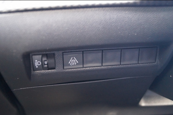 Peugeot e-2008 EV Allure 50 kWh -SOH97%-NAVI-ECC-PDC-
