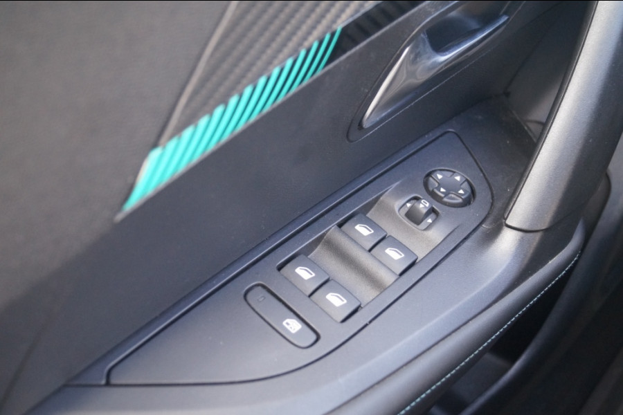 Peugeot e-2008 EV Allure 50 kWh -SOH97%-NAVI-ECC-PDC-