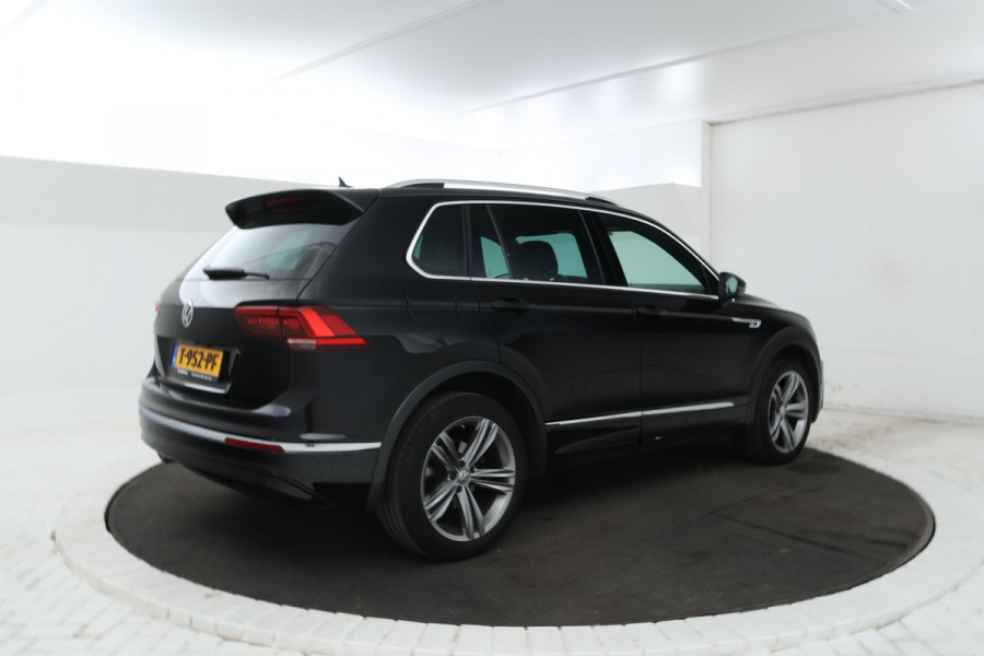 Volkswagen Tiguan 2.0 TSI 4Motion Highline Business R Automaat, Panorama, R-Line!