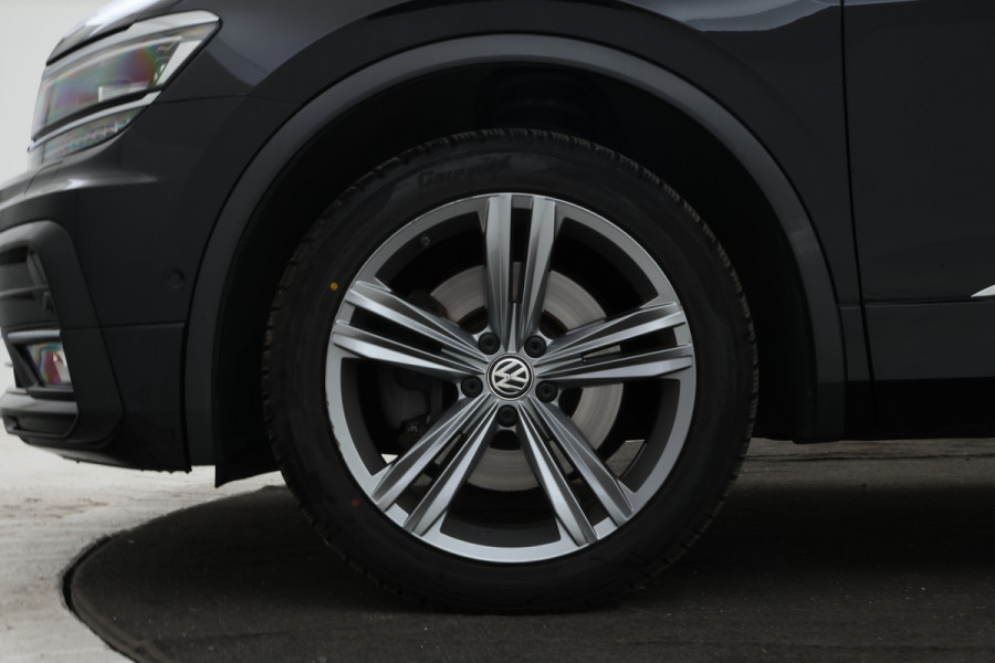 Volkswagen Tiguan 2.0 TSI 4Motion Highline Business R Automaat, Panorama, R-Line!