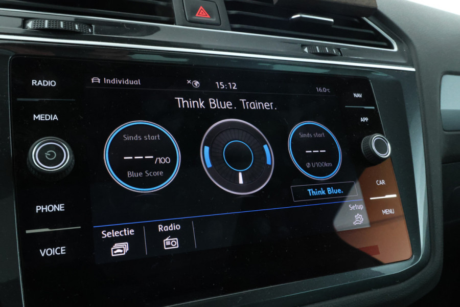 Volkswagen Tiguan 2.0 TSI 4Motion Highline Business R Automaat, Panorama, R-Line!