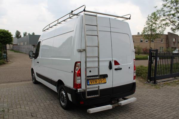 Renault Master T35 2.3 dCi 135PK Euro6 L2H2 -- Klaar voor het werk! -- ✓ imperiaal ✓ camera ✓ trekhaak ✓ omvormer ✓ airco