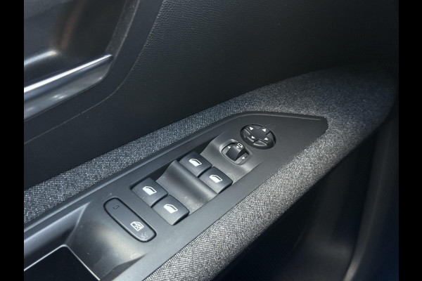 Peugeot 3008 1.2 PureTech Blue Lease Executive Navi|D-riem vv in 2024|Camera|i-Cockpit|Carplay|Clima|Cruise|Trekhaak|N.A.P|APK tot 08-2026