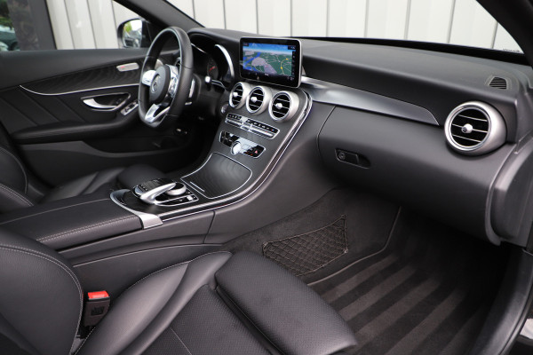 Mercedes-Benz C-Klasse 300e AMG 4-Matic | 320PK | Schuifdak | Sfeerverlichting | Leder | Facelift | Carplay | Standkachel | Camera | 2020.