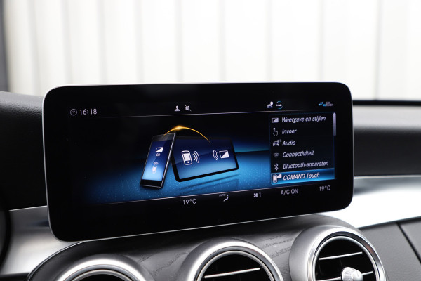 Mercedes-Benz C-Klasse 300e AMG 4-Matic | 320PK | Schuifdak | Sfeerverlichting | Leder | Facelift | Carplay | Standkachel | Camera | 2020.