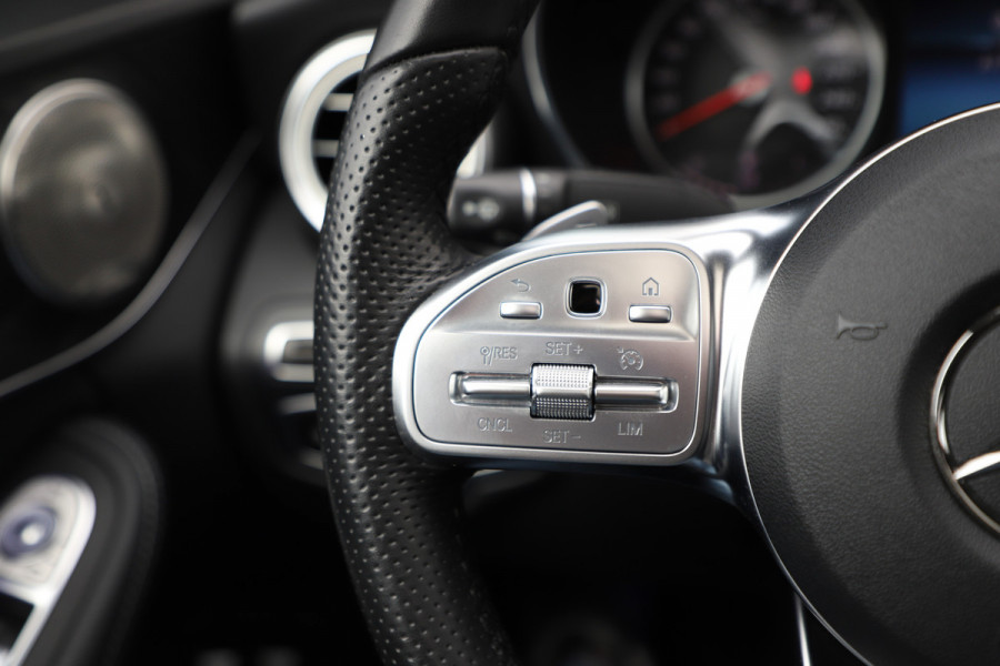 Mercedes-Benz C-Klasse 300e AMG 4-Matic | 320PK | Schuifdak | Sfeerverlichting | Leder | Facelift | Carplay | Standkachel | Camera | 2020.