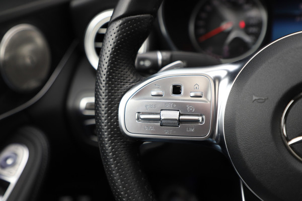 Mercedes-Benz C-Klasse 300e AMG 4-Matic | 320PK | Schuifdak | Sfeerverlichting | Leder | Facelift | Carplay | Standkachel | Camera | 2020.