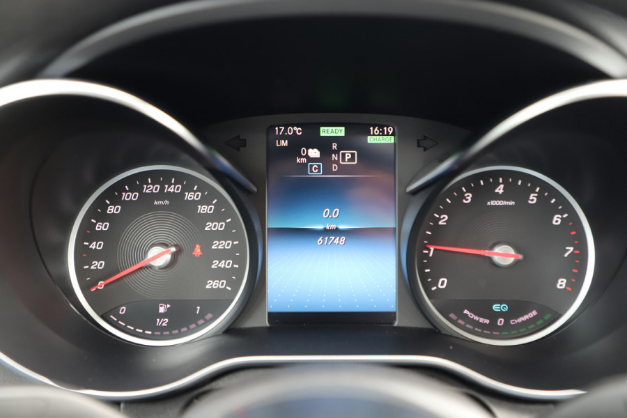 Mercedes-Benz C-Klasse 300e AMG 4-Matic | 320PK | Schuifdak | Sfeerverlichting | Leder | Facelift | Carplay | Standkachel | Camera | 2020.
