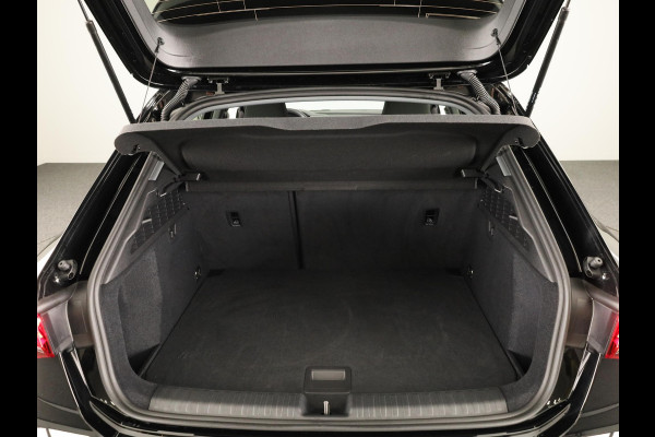 Audi A3 Sportback 30 TFSI Advanced edition 115pk S-tronic | Navigatie via App |  19 inch Lichtmetalen velgen | Stoelverwarming | Parkeersensoren voor en achter