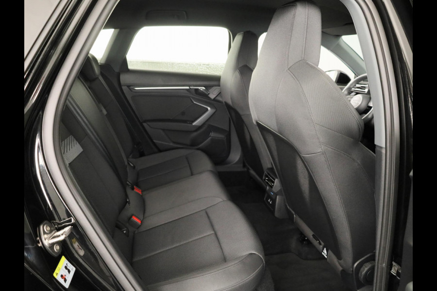 Audi A3 Sportback 30 TFSI Advanced edition 115pk S-tronic | Navigatie via App |  19 inch Lichtmetalen velgen | Stoelverwarming | Parkeersensoren voor en achter