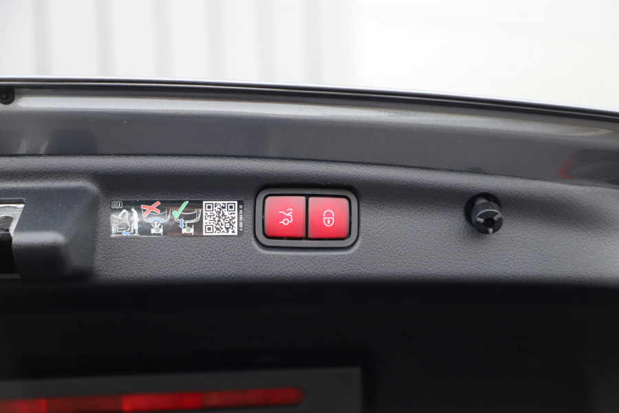 Mercedes-Benz C-Klasse 300e AMG | 313PK | Head-up | Keyless | Burmester | Distronic+ | Sfeerverl. | Stoelkoeling | Stuurwielverw. | Memory | 2025.