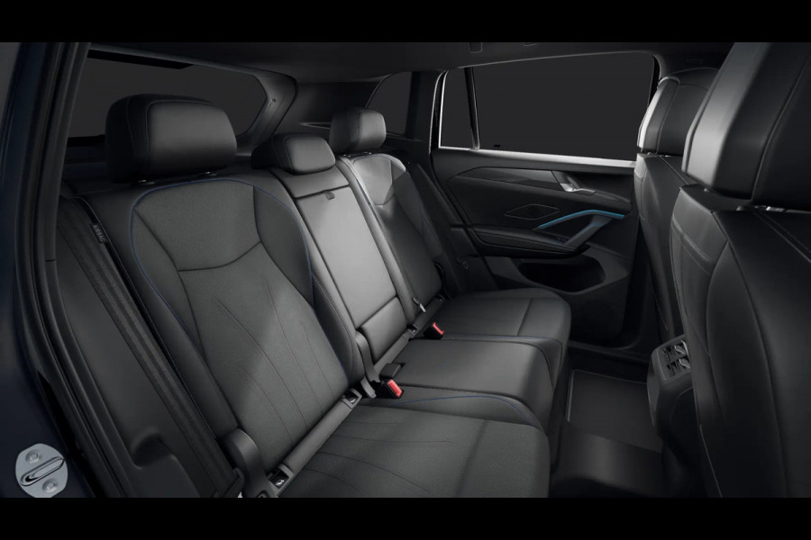 Volkswagen Tiguan 1.5 eHybrid plug in R-LINE SPORT LEDER/HEAD-UP/TREKHAAK auto komt binnen!