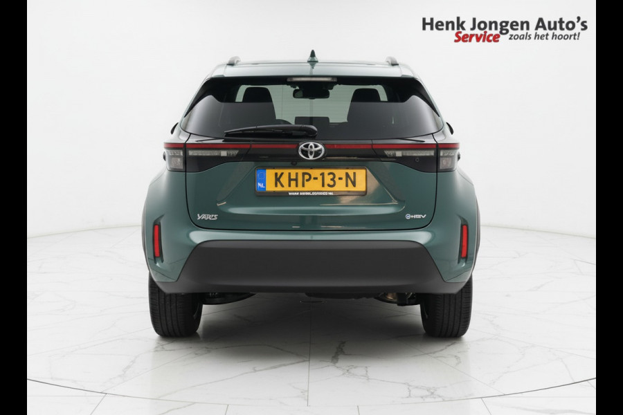 Toyota Yaris Cross 1.5 Hybrid 115 First Edition Rijklaar + Fabrieksgarantie Henk Jongen Auto's in Helmond,  al 50 jaar service zoals 't hoort!