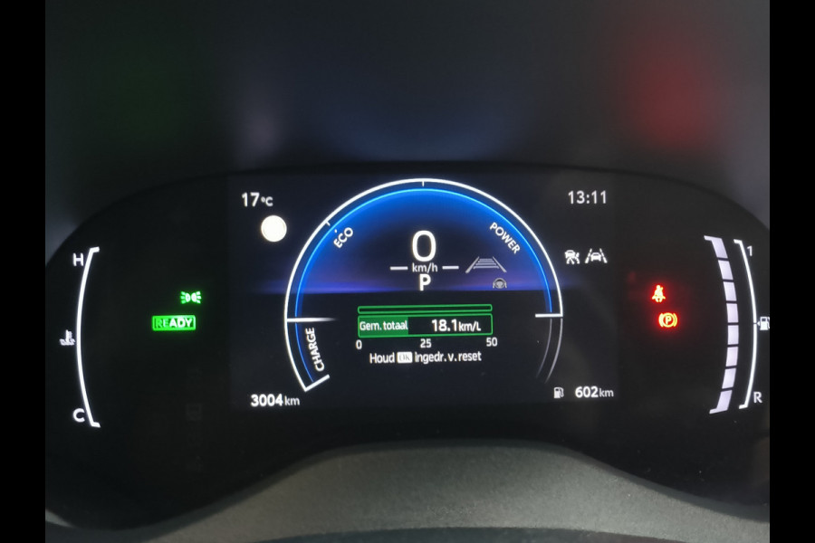 Toyota Yaris Cross 1.5 Hybrid 115 First Edition Rijklaar + Fabrieksgarantie Henk Jongen Auto's in Helmond,  al 50 jaar service zoals 't hoort!