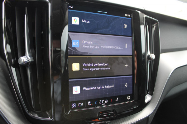 Volvo XC60 T6 Plug-in hybrid 350PK Automaat AWD Plus Dark Panoramisch schuif-kanteldak / Google infotainment / Lederen bekleding / 360graden camera / Apple Carplay