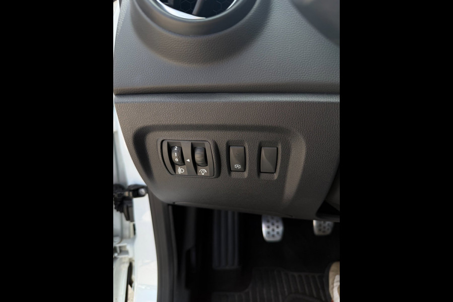 Renault Captur 0.9 TCe Intens| Carplay| Keyless| Camera| LMV 17"|