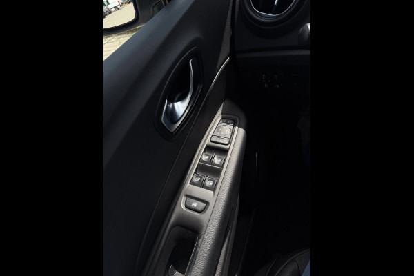 Renault Captur 0.9 TCe Intens| Carplay| Keyless| Camera| LMV 17"|