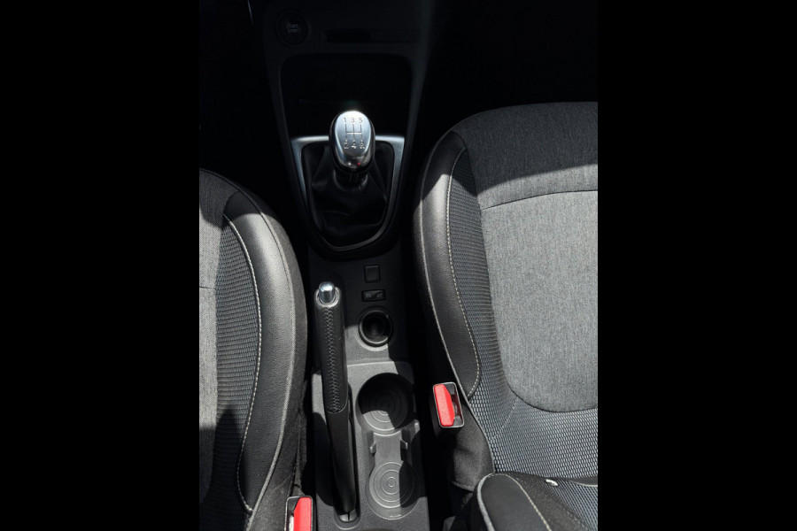 Renault Captur 0.9 TCe Intens| Carplay| Keyless| Camera| LMV 17"|