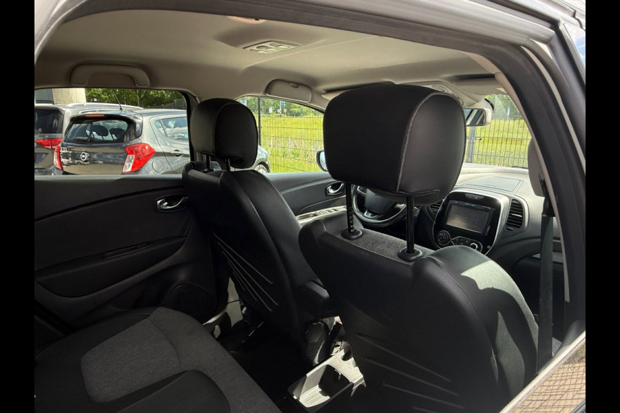Renault Captur 0.9 TCe Intens| Carplay| Keyless| Camera| LMV 17"|