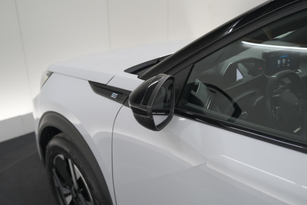 Peugeot e-2008 EV GT 50 kWh | 11 KW Laadfunctie | 360 Camera | Dodehoekdetectie | Apple Carplay