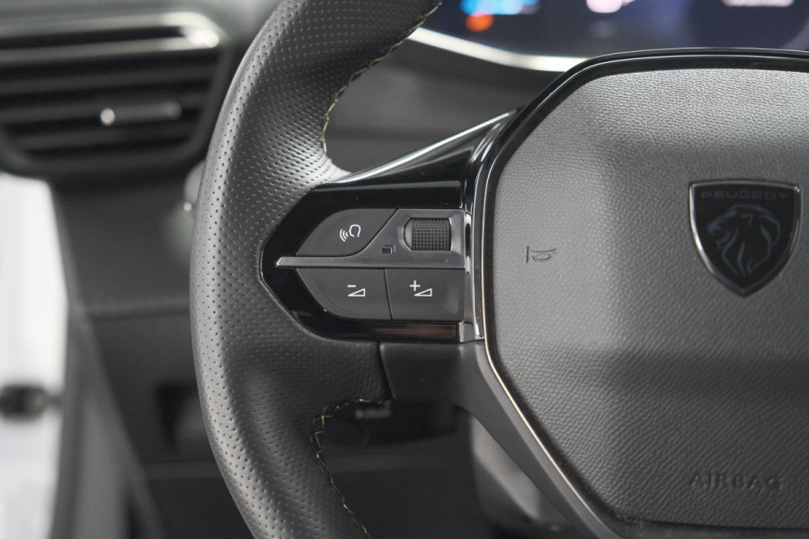 Peugeot e-2008 EV GT 50 kWh | 11 KW Laadfunctie | 360 Camera | Dodehoekdetectie | Apple Carplay