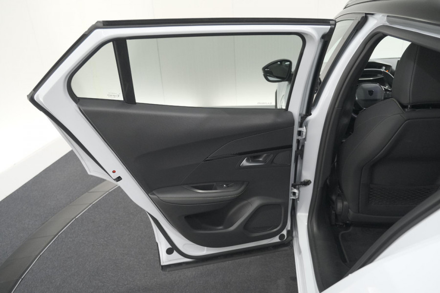 Peugeot e-2008 EV GT 50 kWh | 11 KW Laadfunctie | 360 Camera | Dodehoekdetectie | Apple Carplay