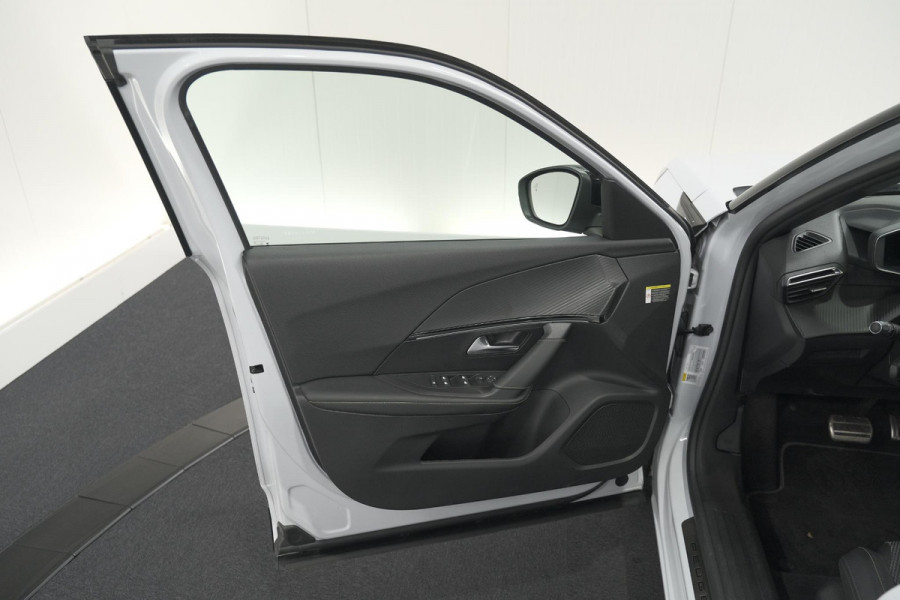 Peugeot e-2008 EV GT 50 kWh | 11 KW Laadfunctie | 360 Camera | Dodehoekdetectie | Apple Carplay