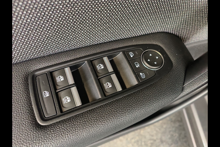 Renault Captur 1.3 mild hybrid 160 techno AUTOMAAT uit 2025 Rijklaar + Fabrieksgarantie Henk Jongen Auto's in Helmond,  al 50 jaar service zoals 't hoort!