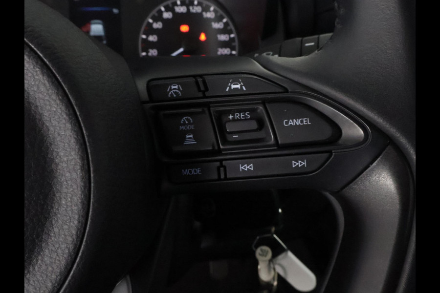 Toyota Yaris 1.5 HYBRID BLACKSTYLE AUTOMAAT GARANTIE 3-2035 ! CARPLAY NAVI. CAMERA.ADAPTIVE CRUISE.