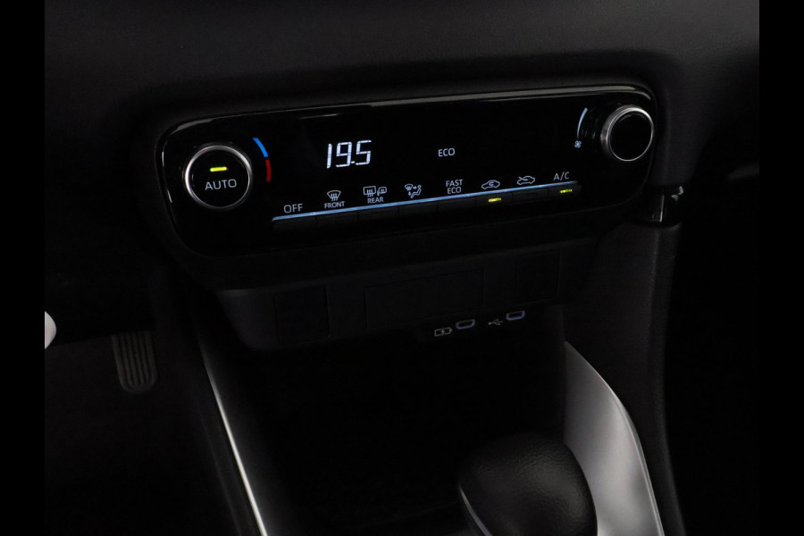 Toyota Yaris 1.5 HYBRID BLACKSTYLE AUTOMAAT GARANTIE 3-2035 ! CARPLAY NAVI. CAMERA.ADAPTIVE CRUISE.